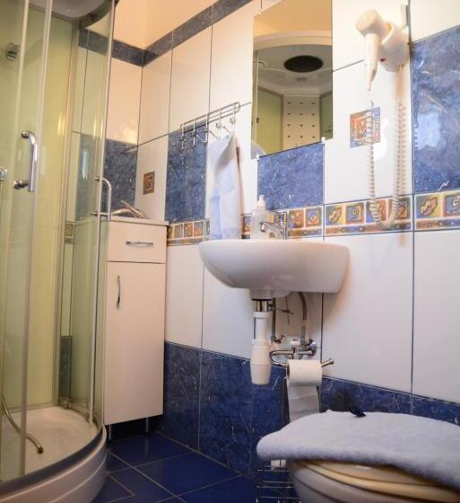 تختخواب و صبحانه Szilvia Panzió Gyomaendrőd