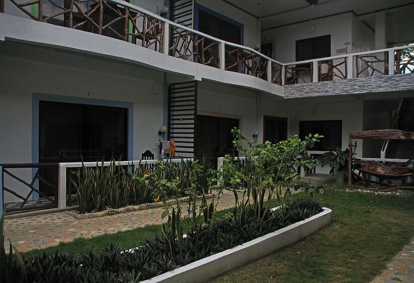 هتل Oasis Port Barton