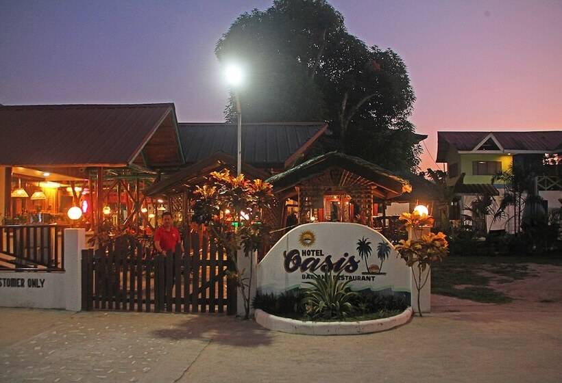هتل Oasis Port Barton