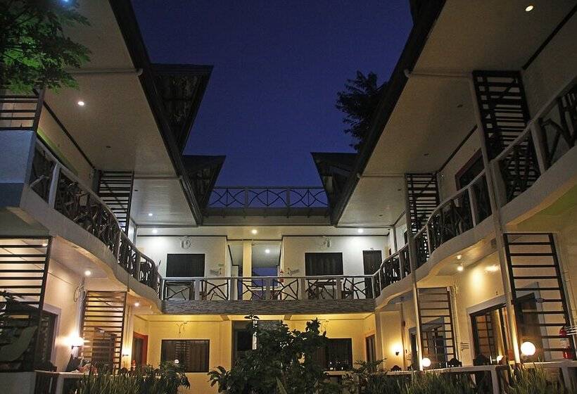 هتل Oasis Port Barton