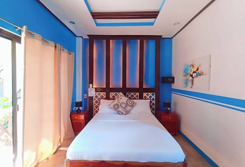 هتل Oasis Port Barton