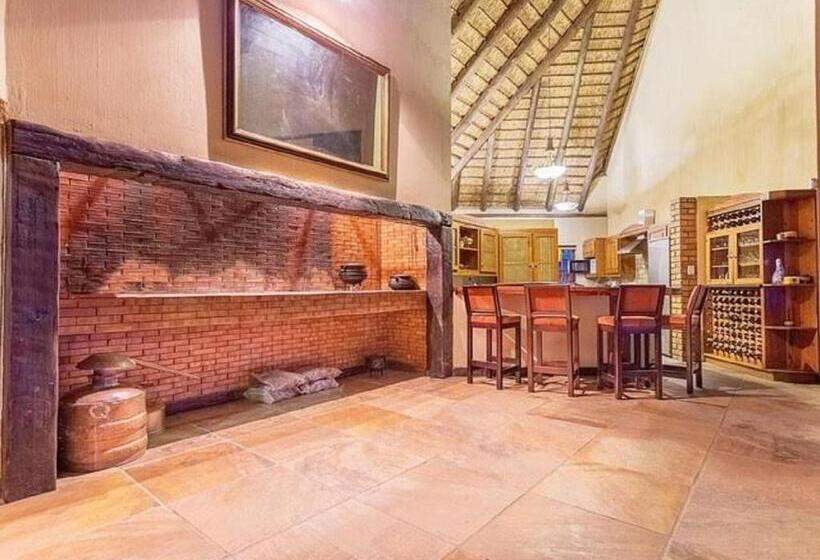 فندق Tholo Private Game Lodge
