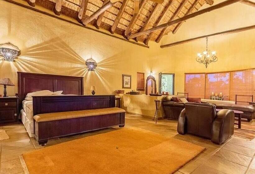فندق Tholo Private Game Lodge