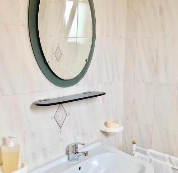 پانسیون Caramico Room
