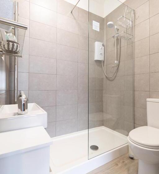 פנסיון Dolafon Guest House