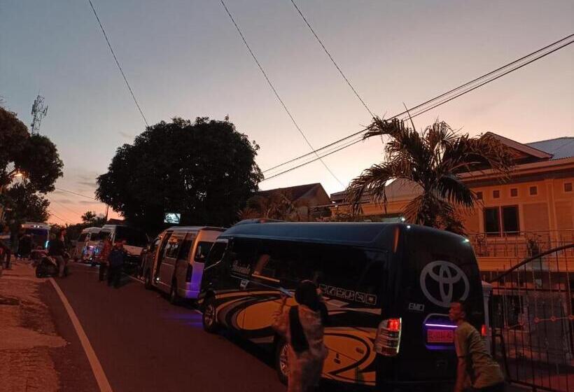 پانسیون Pondok Simpang Tiga