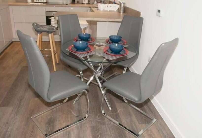 Tms Beautiful 2br Apartment! Ensuite! Lakeside