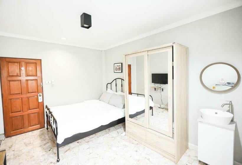 Wang Lang Hostel