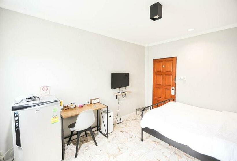 Wang Lang Hostel