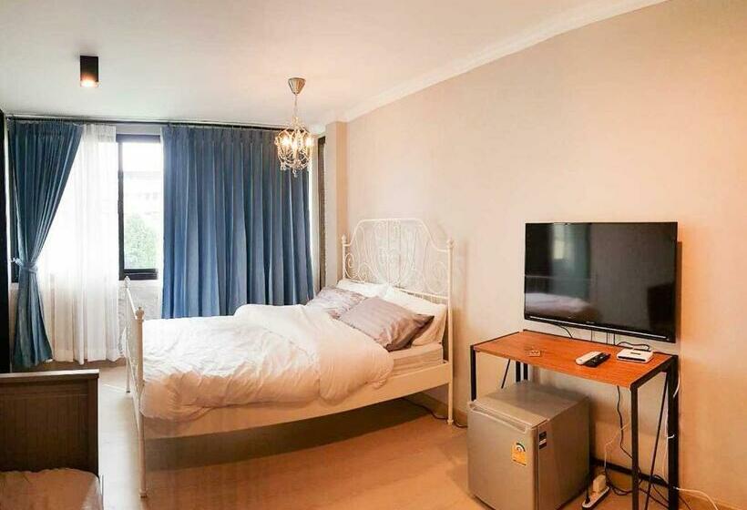 Wang Lang Hostel