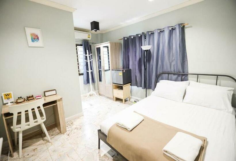 Wang Lang Hostel