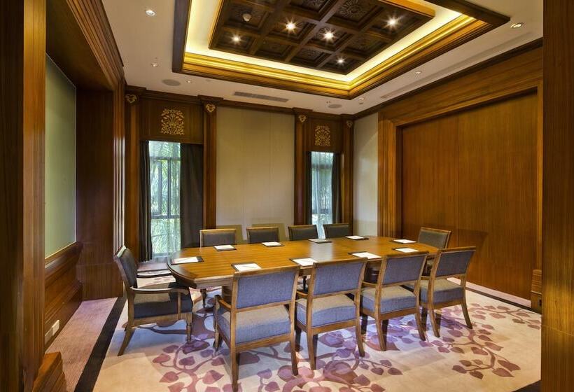 هتل Anantara Xishuangbanna Resort