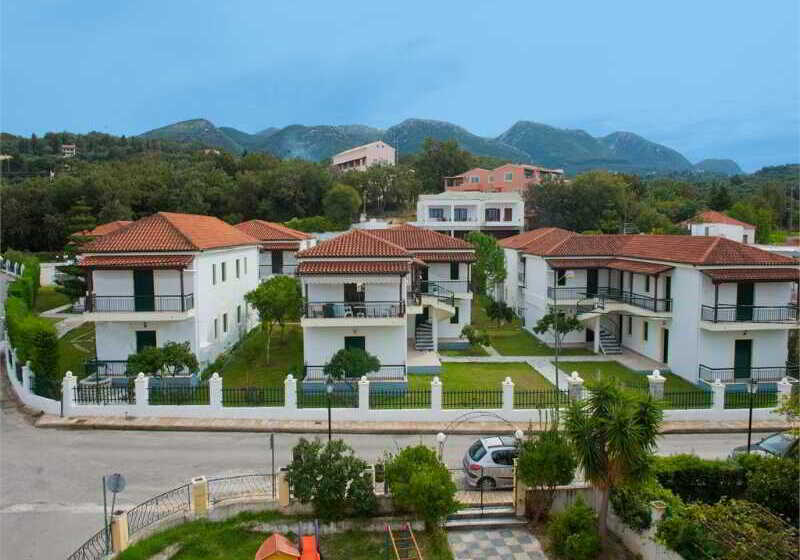 هتل Corifo Village