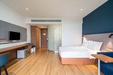 هتل Holiday Inn Express Yangzhou City Center By Ihg