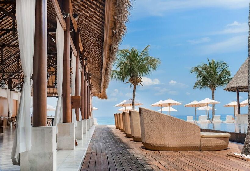 هتل Lembongan Beach Club & Resort