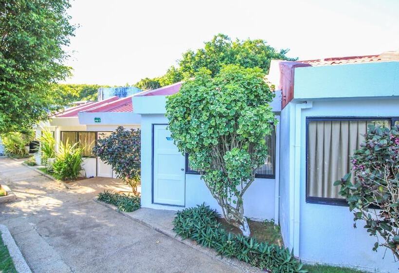 هتل On Vacation Blue Reef