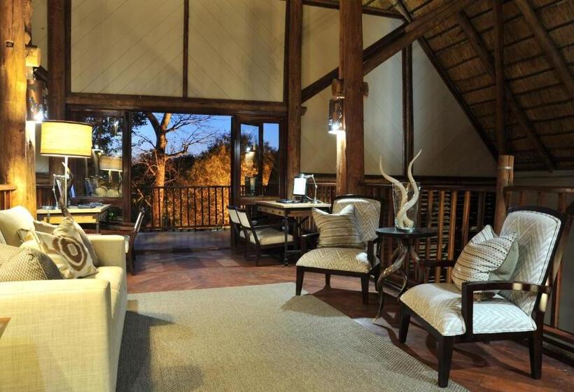 Hotel Victoria Falls Safari Suites