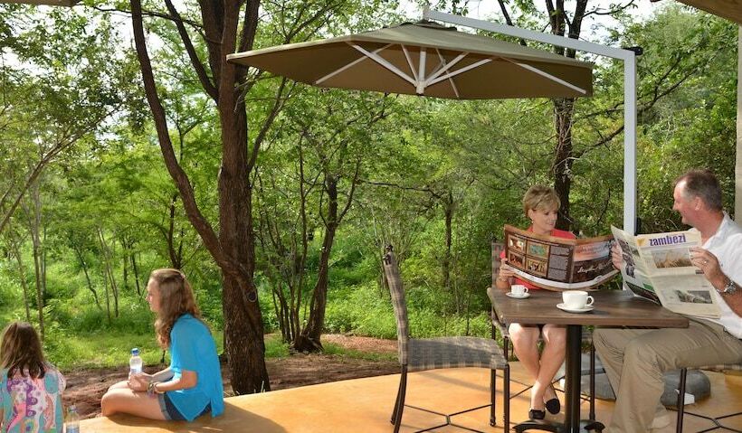 Fotos del hotel Victoria Falls Safari Suites:  33