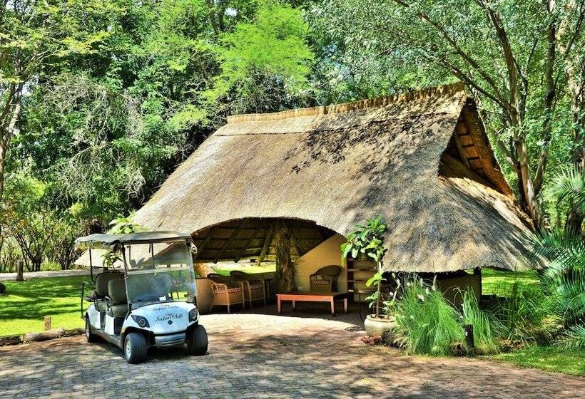 هتل Victoria Falls Safari Suites