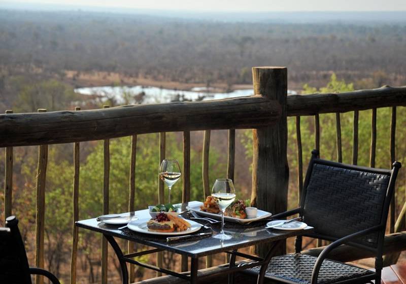 هتل Victoria Falls Safari Suites