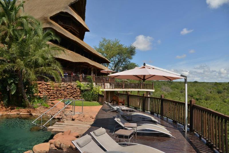 هتل Victoria Falls Safari Suites