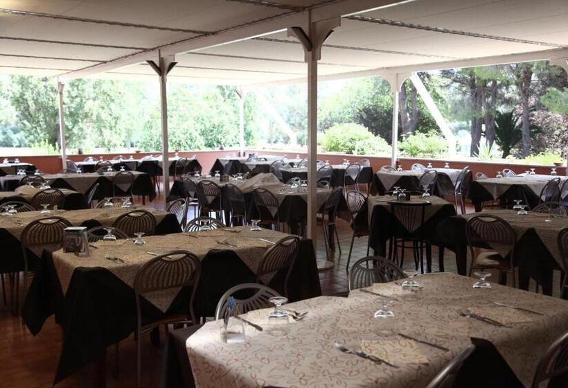 هتل Villaggio Santandrea Resort