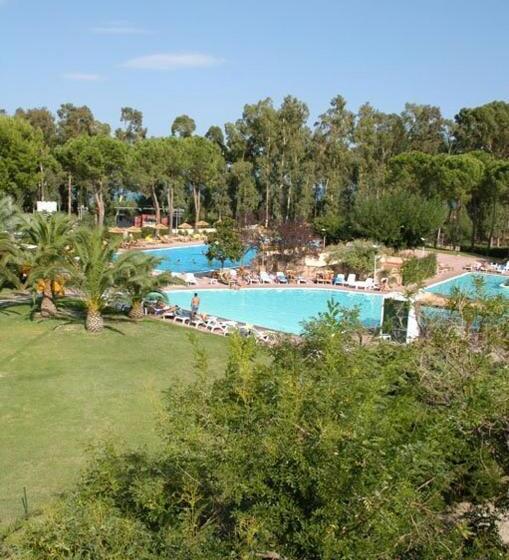 هتل Villaggio Santandrea Resort