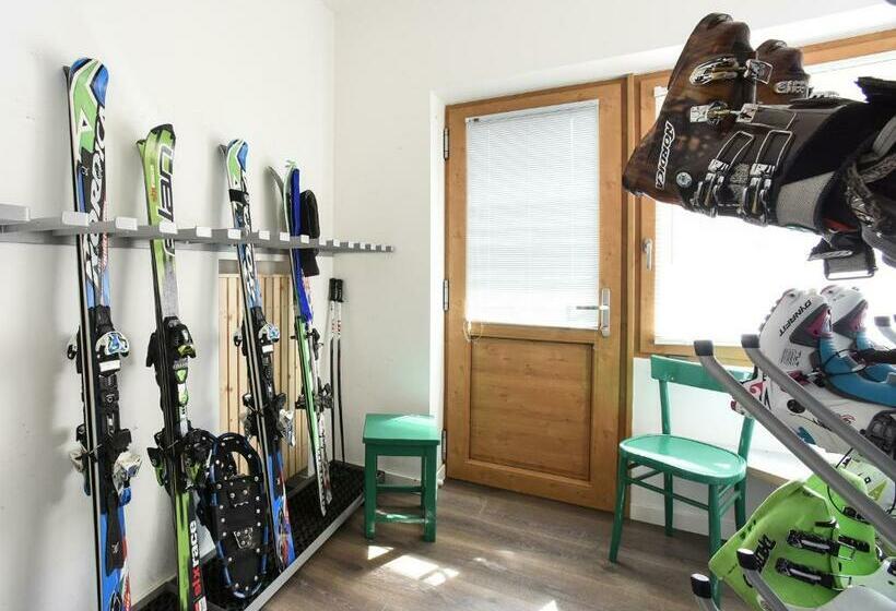 تختخواب و صبحانه Garní Emma