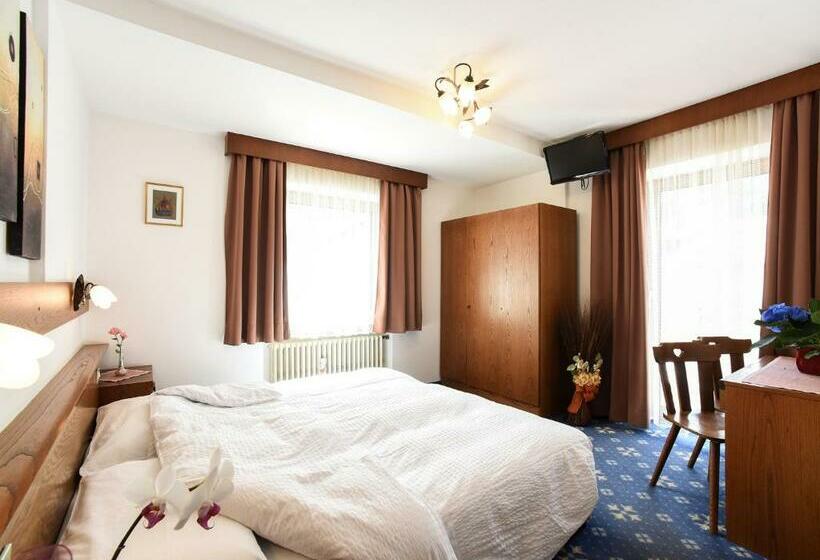 تختخواب و صبحانه Garní Emma