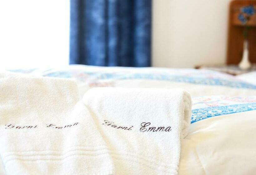 تختخواب و صبحانه Garní Emma