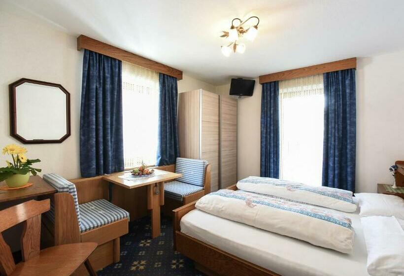 تختخواب و صبحانه Garní Emma