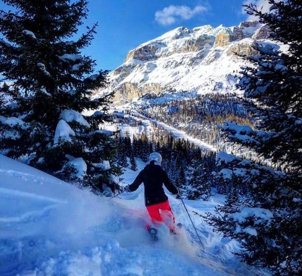 تختخواب و صبحانه Garní Emma