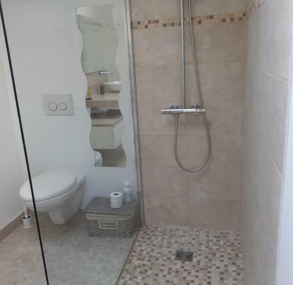 تختخواب و صبحانه Centre Ville, Chambre Indépendante 20m2 Et Sa Salle De Bain Privée