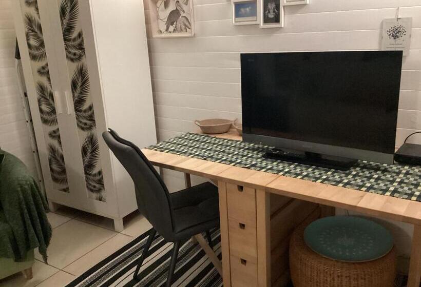 تختخواب و صبحانه Maisonnette Nantes