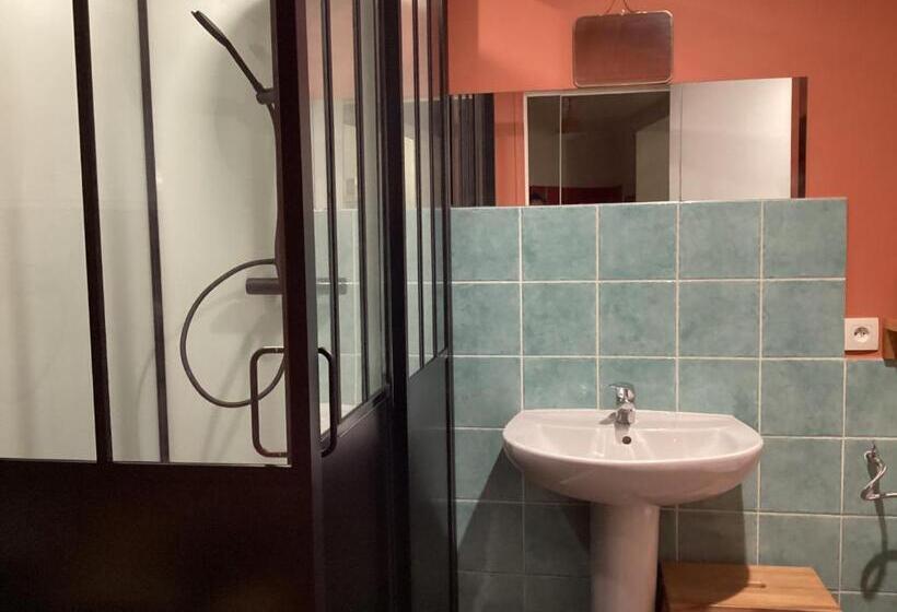 تختخواب و صبحانه Maisonnette Nantes
