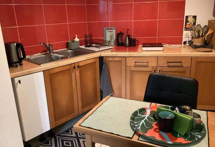 تختخواب و صبحانه Maisonnette Nantes