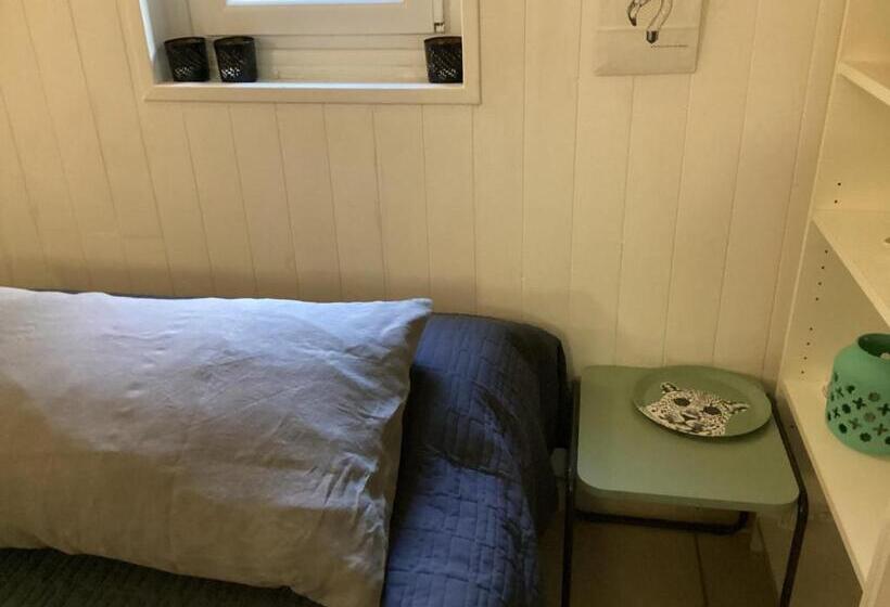 تختخواب و صبحانه Maisonnette Nantes