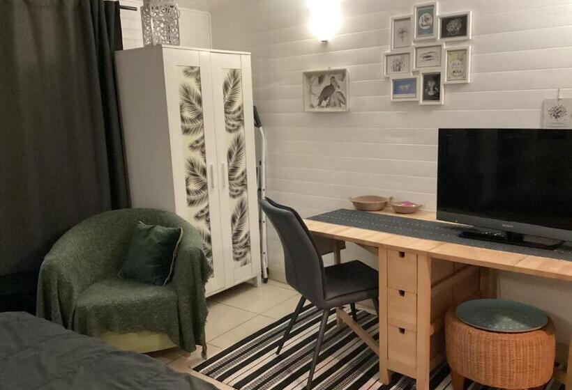 تختخواب و صبحانه Maisonnette Nantes