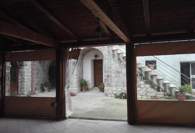 Отель Borgo Degli Amici