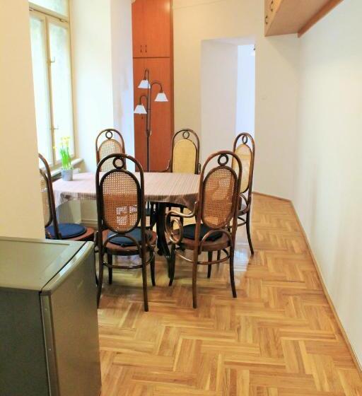 پانسیون Lidi Guesthouse