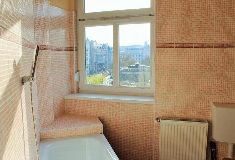 پانسیون Lidi Guesthouse