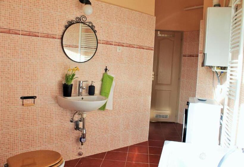 پانسیون Lidi Guesthouse