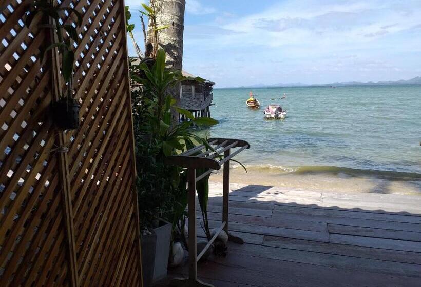 پانسیون Seaside Home