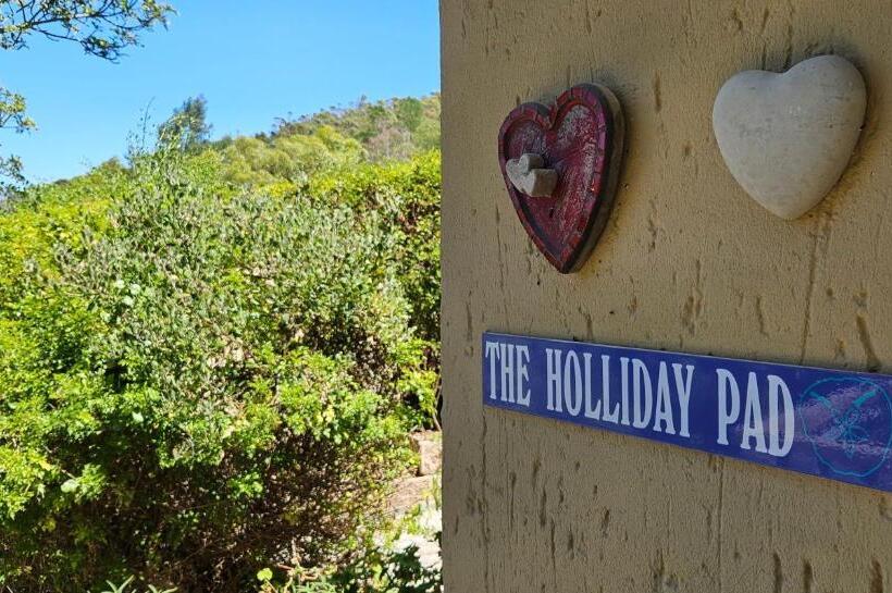 پانسیون The Holliday Pad