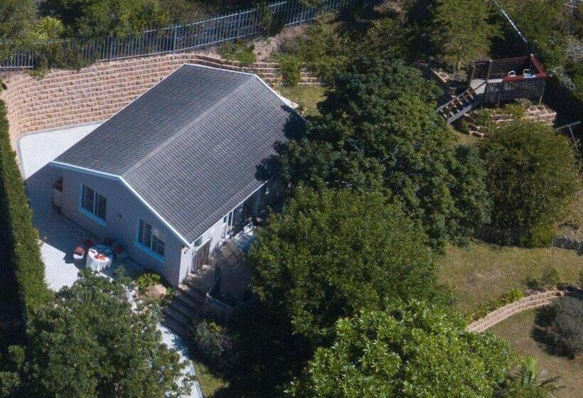 پانسیون The Holliday Pad