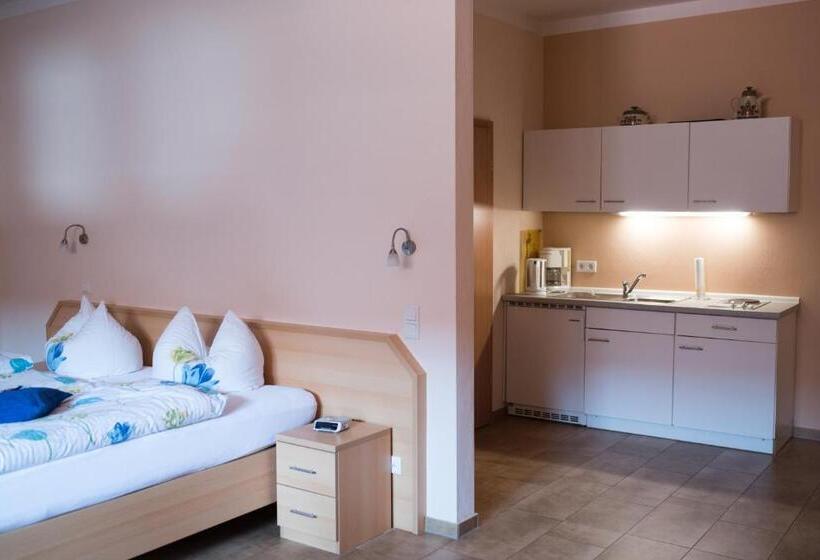 ペンション Weingut Und Gästehaus Wetzler