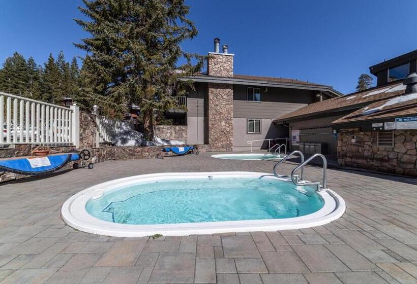 483 Steps To The Slopes Canyon Lodge   Cozy Renovated Mammoth Townhome