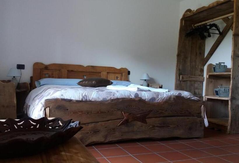 ホテル Rifugio Al Lago Del Mortirolo In Inverno Raggiungibile Solo A Piedi