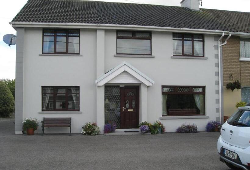Johnny B S B&b