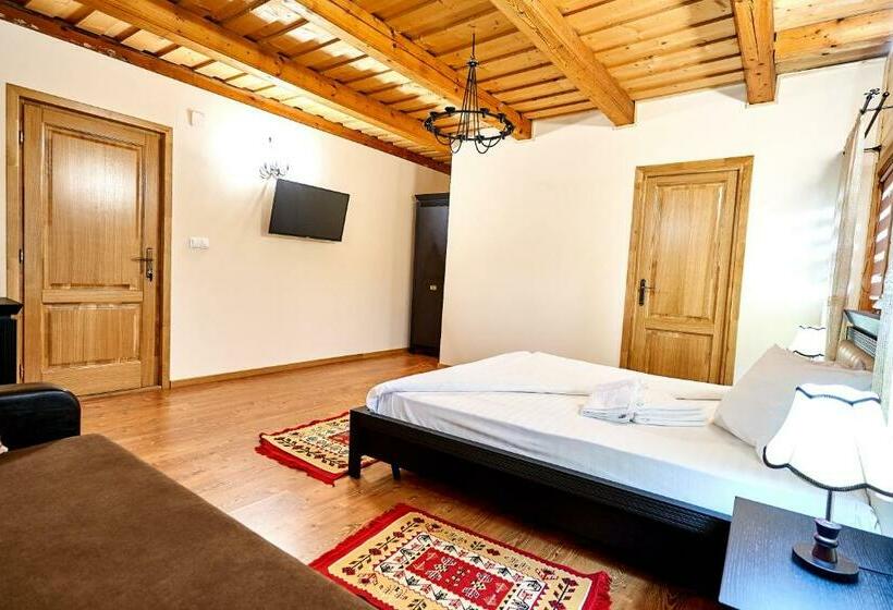 Пансион Casa Chira